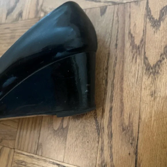 Salvatore Ferragamo Black Flats with Gold Accent - Picture 4 of 6